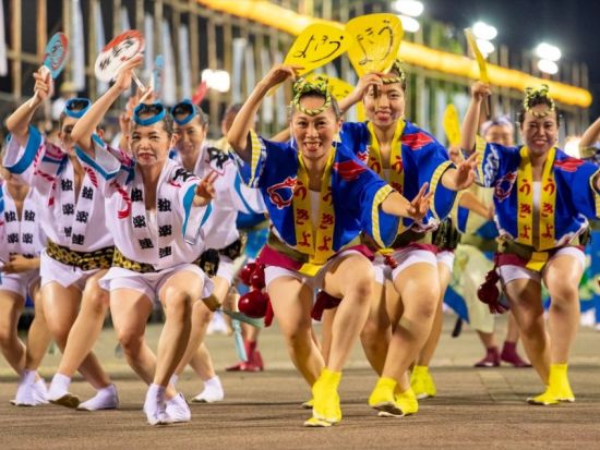 阿波踊り日帰りツアー S席確約＆専用車送迎付き＜英語ドライバー／高松駅発＞
