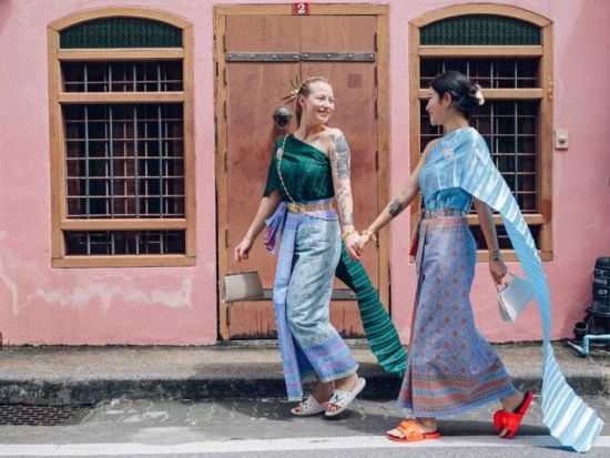 タイ民族衣装レンタル　ハロープーケット「Hello Phuket」ドレスアップしてオールドタウン散策！プロによる撮影オプションあり＜最大5時間／プーケット＞