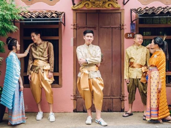 タイ民族衣装レンタル　ハロープーケット「Hello Phuket」ドレスアップしてオールドタウン散策！プロによる撮影オプションあり＜最大5時間／プーケット＞