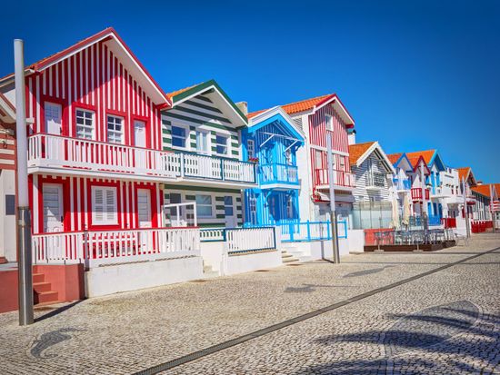 Portugal_Aveiro_Costa Nova_shutterstock_618384176