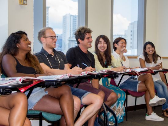 【ハワイ短期留学】アイ・アイ・イー・ハワイ（IIE Hawaii）最短1週間からOK！＜1～4週／ワイキキ／日本語手配サポート＞