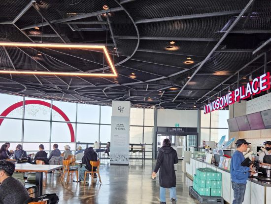 DMZ オドゥ山統一展望台 北朝鮮が見えるカフェ＋アウトレット＋DMZ（第3トンネル・都羅展望台）or愛妓峰スタバ＜ホテルお迎え／日本語ガイド＞