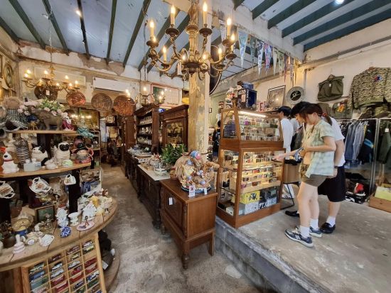 バンコク フォトジェニック街歩き半日ツアー　ソンワット通り散策＆ドゥシットセントラルパーク＜午後／貸切プランあり／日本語ガイド選択可＞