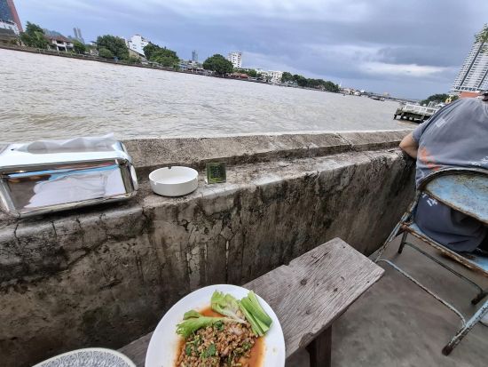 バンコク フォトジェニック街歩き半日ツアー　ソンワット通り散策＆ドゥシットセントラルパーク＜午後／貸切プランあり／日本語ガイド選択可＞