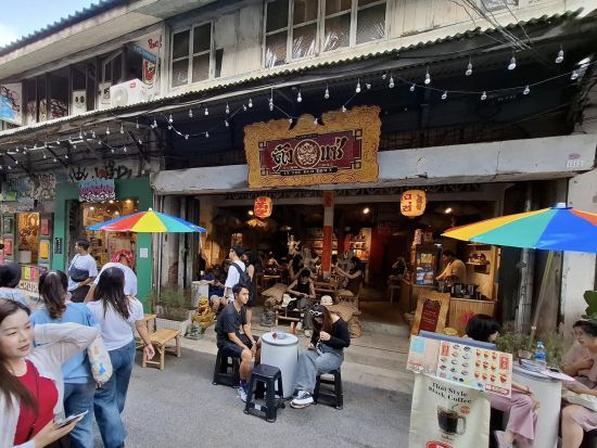 バンコク フォトジェニック街歩き半日ツアー　ソンワット通り散策＆ドゥシットセントラルパーク＜午後／貸切プランあり／日本語ガイド選択可＞