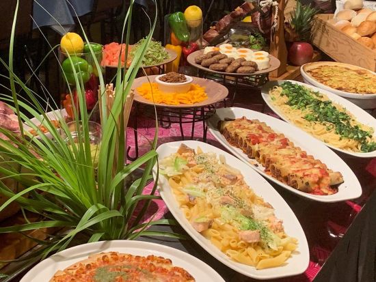 サンセットクルーズ　ライブミュージック＆ディナービュッフェ／サプライズ演出・記念日対応可／那覇埠頭発＞