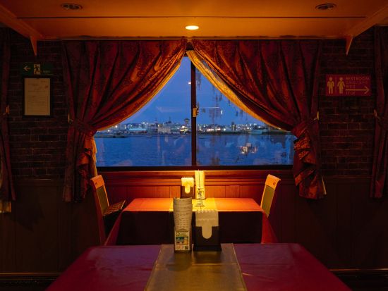 ディナークルーズ　夜景と星空に包まれる大海原遊覧 ライブミュージック＆こだわりディナービュッフェ＜サプライズ演出・記念日対応可／那覇埠頭発＞