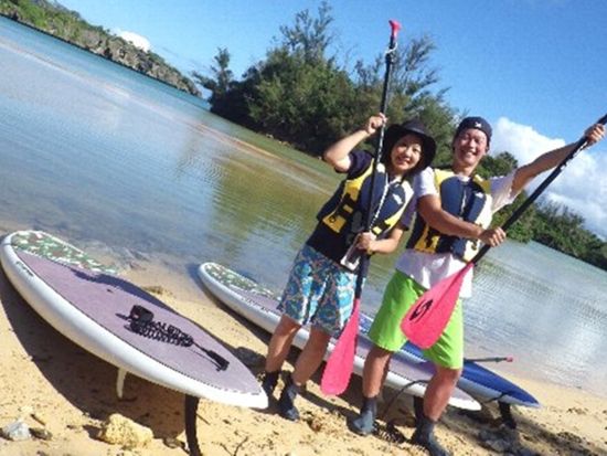  SUP（スタンドアップパドルボード）海の上をゆったり進む癒しのひととき トイレ・温水シャワー・更衣室完備で安心＆快適に利用◎＜4～9月／名護市＞