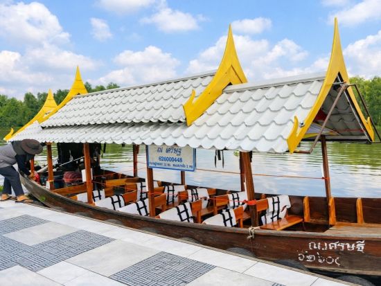 【貸切】バンコク市内半日観光ツアー　ピンクガネーシャ＋ワットパクナム＋ガラス寺院・ワットプッタプロムヤーン＜ベテランガイド確約／日本語ガイド＞