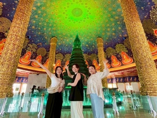 【貸切】バンコク市内半日観光ツアー　ピンクガネーシャ＋ワットパクナム＋ガラス寺院・ワットプッタプロムヤーン＜ベテランガイド確約／日本語ガイド＞