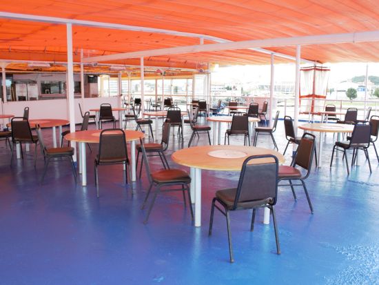 期間限定バーベキュークルーズ　オープンデッキでいただくBBQビュッフェ 選べる時間帯＜サプライズ演出・記念日対応可／那覇埠頭発＞