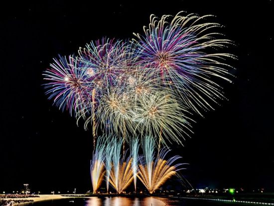 【7月4日限定】第48回海洋博公園花火大会日帰りバスツアー 沖縄観光と花火大会を一度に満喫！ ＜花火特別観覧席＆観光スポット入場券付き／日本語・中国語／那覇発＞