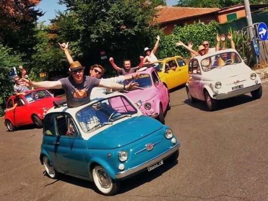 フィアット500で行くローマ観光デイツアー　選べる2コース＜英語ドライバーガイド＞