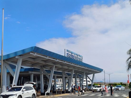 済州島　貸切観光タクシー ＜最大定員2名／6～8時間／日本語ガイド／済州港または江汀港発着＞ ※車1台あたり料金