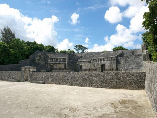 玉陵③（那覇市歴史博物館提供）