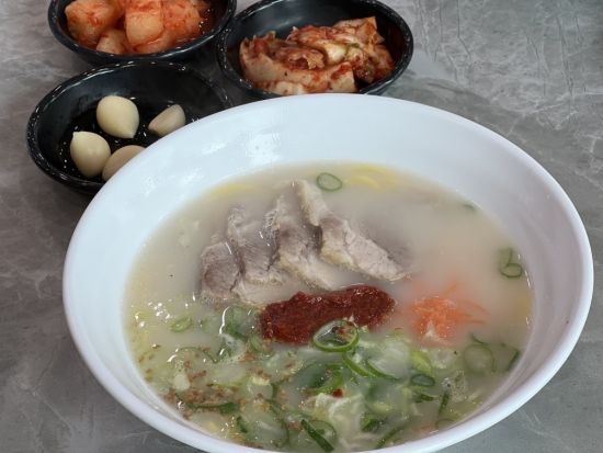 済州島　貸切観光タクシー ＜最大定員2名／6～8時間／日本語ガイド／済州港または江汀港発着＞ ※車1台あたり料金