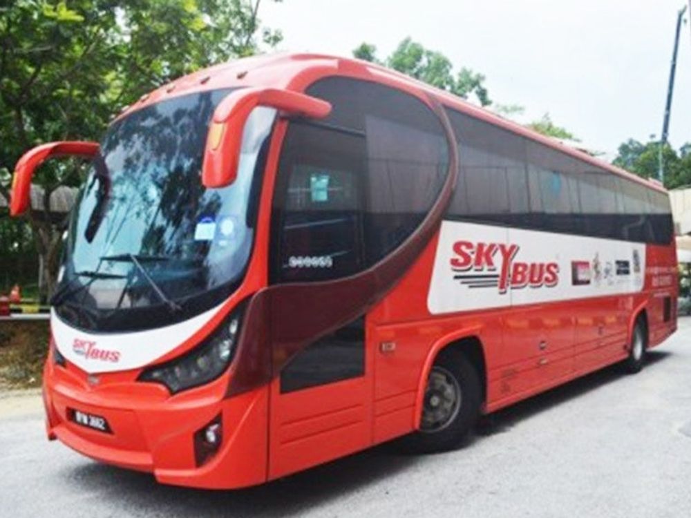SkyBus4418-outside