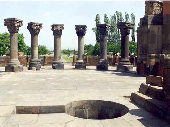 Temple Zvartnots  11