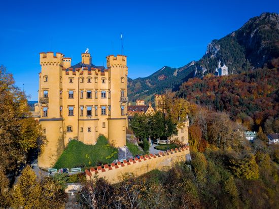 Schloss-Hohenschwangau-Herbst-2020-Drohne-WAF-Wischnat_3_von_5 (1)