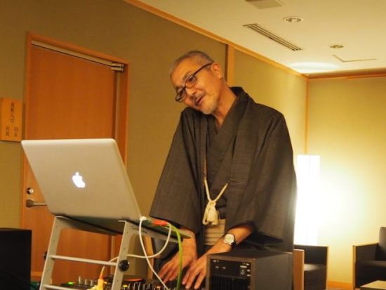 狂言ラウンジ大藏基誠 ラウンジパーティと狂言公演を組み合わせた新感覚ライブ  満足度NO.1の人気イベントが復活！＜選べるベルトラ限定プラン＞