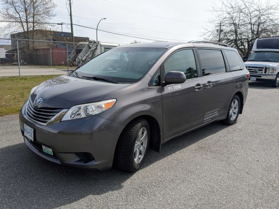 ビクトリア 日帰り観光ツアー　ビクトリアは自由観光 ＜貸切／日本語ドライバー／バンクーバー発＞