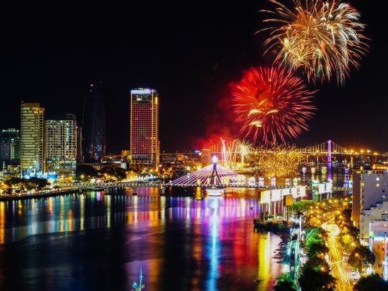 2026年5月30日～7月11日限定！ダナン国際花火大会　鑑賞ツアー＜夕食付き／日本語ガイド＞