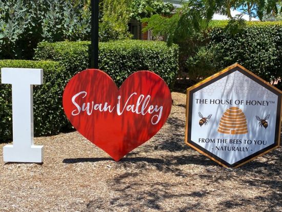 スワンバレー・ワイナリー＋チョコレート工場＆ハチミツ店でお土産！＜日本人ガイド／パース発着＞