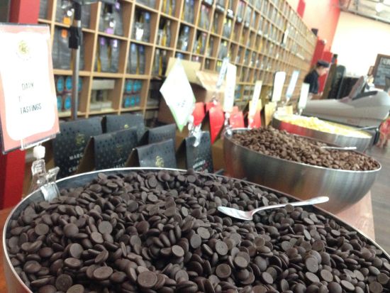 スワンバレー・ワイナリー＋チョコレート工場＆ハチミツ店でお土産！＜日本人ガイド／パース発着＞