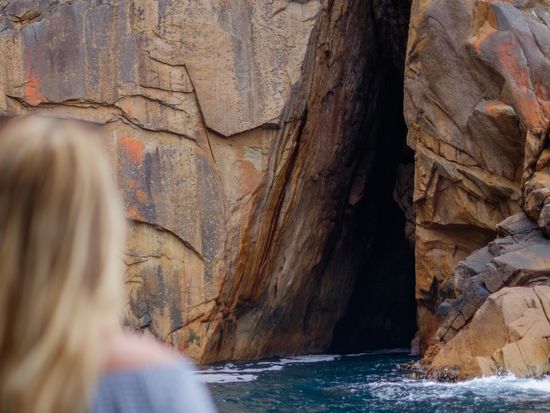 Granite coastline Wineglass Bay Cruises