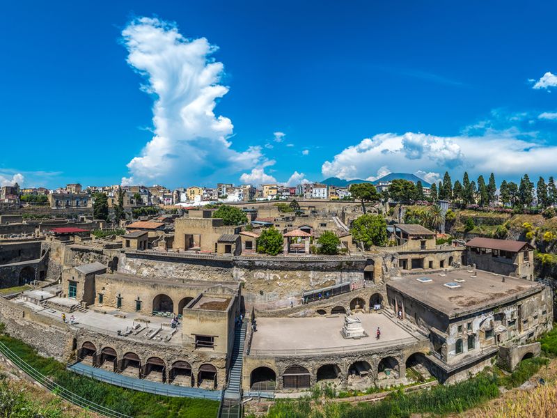 Italy_Herculaneum Ruins_shutterstock_640690312