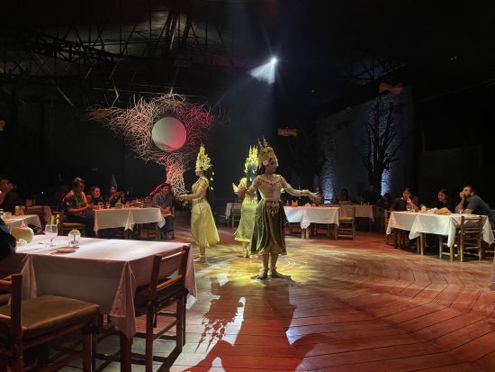 【GW、お盆はさらにお得!!】ラビリンス (THE LABYRINTH) /伝統×現代新感覚ディナーショー＜トゥクトゥクまたは車両送迎選択可＞