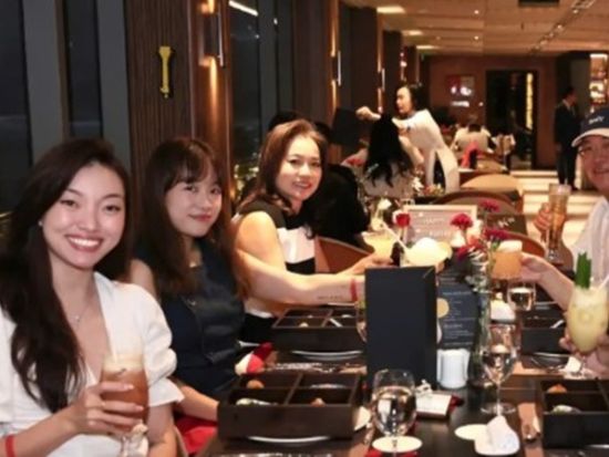 ワンランク上の上質クルーズ「エリートサイゴン」　夜景を楽しみながら豪華お食事＆ライブ演奏＜ホーチミン発＞