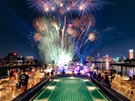 ワンランク上の上質クルーズ「エリートサイゴン」　夜景を楽しみながら豪華お食事＆ライブ演奏＜ホーチミン発＞