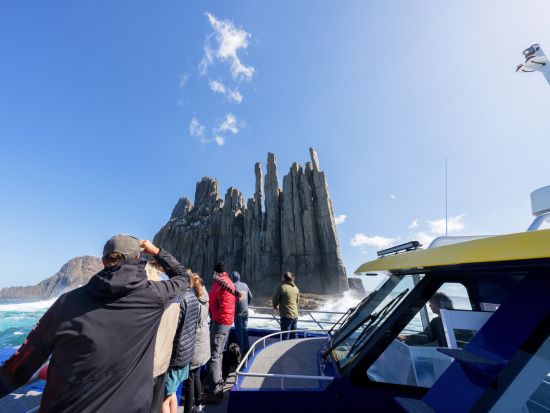 ケープ・ラウルクルーズ　ポートアーサー～ケープ・ラウル間の海岸線の景色を満喫！