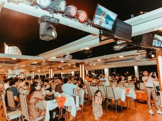 魅力満載のディナークルーズ「ベンゲークルーズ」　ライブ演奏＆ショーで盛り上がる船上ディナー＜ホーチミン発＞の写真4