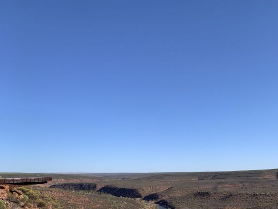 人気絶景4スポット周遊！カルバリ国立公園・ピンクレイク・ピナクルズ＆ランセリン砂丘ツアー（2日間）＜日本人ガイド／パース発着＞