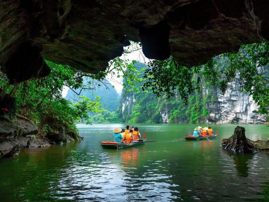 世界遺産巡りプライベートツアー　胡朝の城塞＋チャンアンまたはクックフォン国立公園 ＜昼食付き／日本語ガイド／ハノイ発着＞の写真4