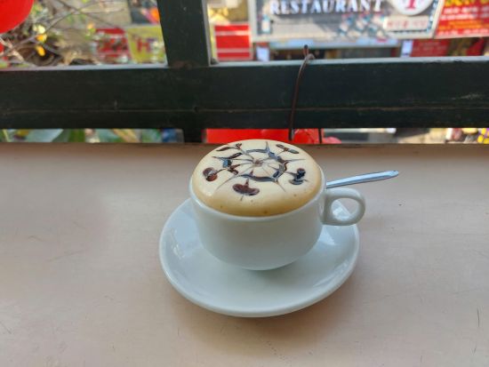 歩いて発見！ハノイ旧市街 エッグコーヒー作り体験でバリスタ気分♪