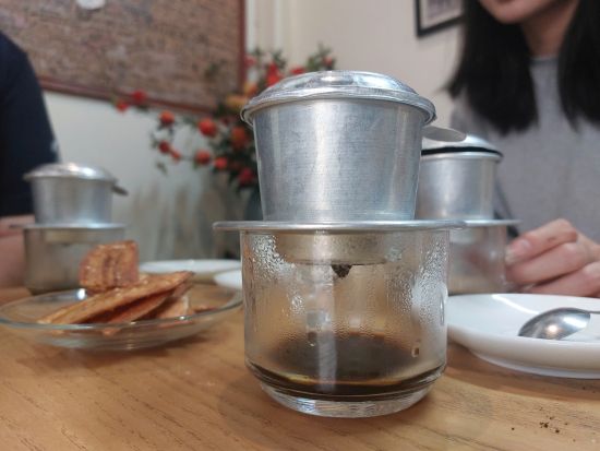 歩いて発見！ハノイ旧市街 エッグコーヒー作り体験でバリスタ気分♪