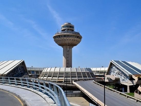 Zvartnots airport 3