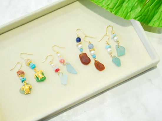 屋久島シーグラスアクセサリー作り体験　ブレスレットやピアスを手作り＆当日持ち帰りOK＜約1時間／宮之浦＞