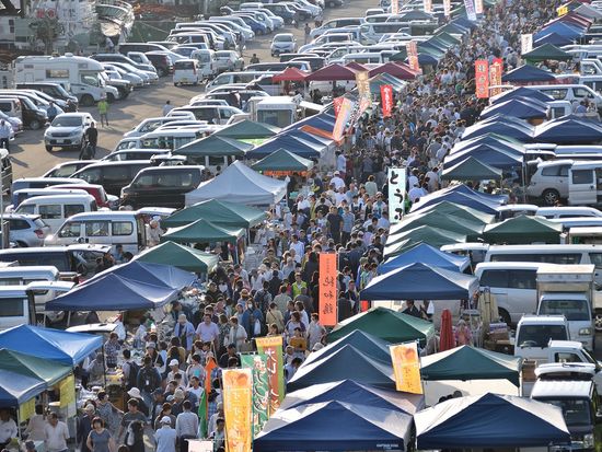 陸奥湊・舘鼻　朝市