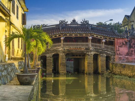 ホイアン市内観光＋「テッダー・ショー（TEH DAR）」鑑賞ツアー　灯篭流し体験も楽しめる ＜ホイアン名物夕食付き／日本語ガイド＞