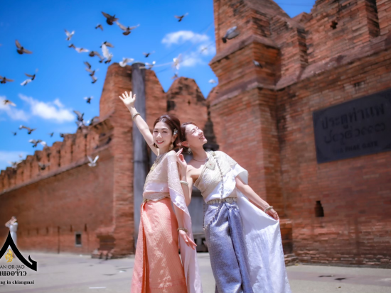 タイ民族衣装レンタル「バーン オージャオ（Baan Orjao） 」プロのヘアメイク・写真撮影・トゥクトゥク送迎付プラン有＜英語対応可／着付け込＞