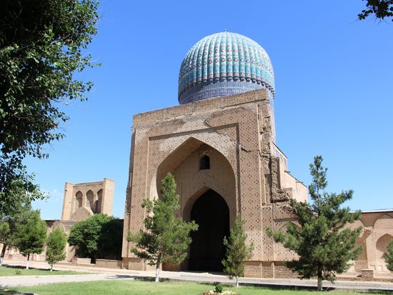 Uzbekistan_Samarkand_Bibi Khanym mosque_pixta_16922466