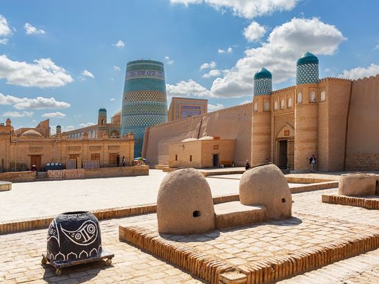 Uzbekistan_Khiva_Kalta Minor_adobe_1214260215