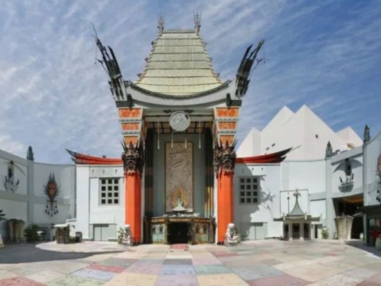 ロサンゼルス貸切チャーター　高級車ベンツEVで安全快適に観光　空港発プランあり＜1～4名／4～8時間／日本語ドライバー＞