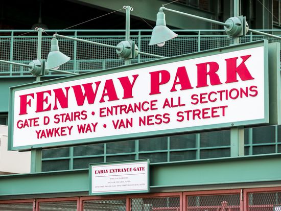 USA_Boston_Fenway Park_shutterstock_464794217