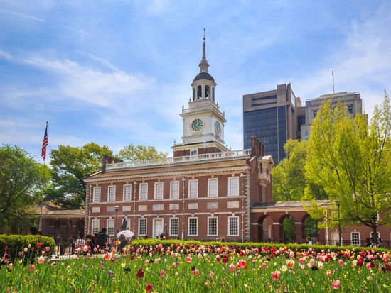 IndependenceHall_Shutterstock_276721367
