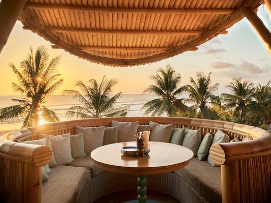 Azul Beach Club Sunset Pod S